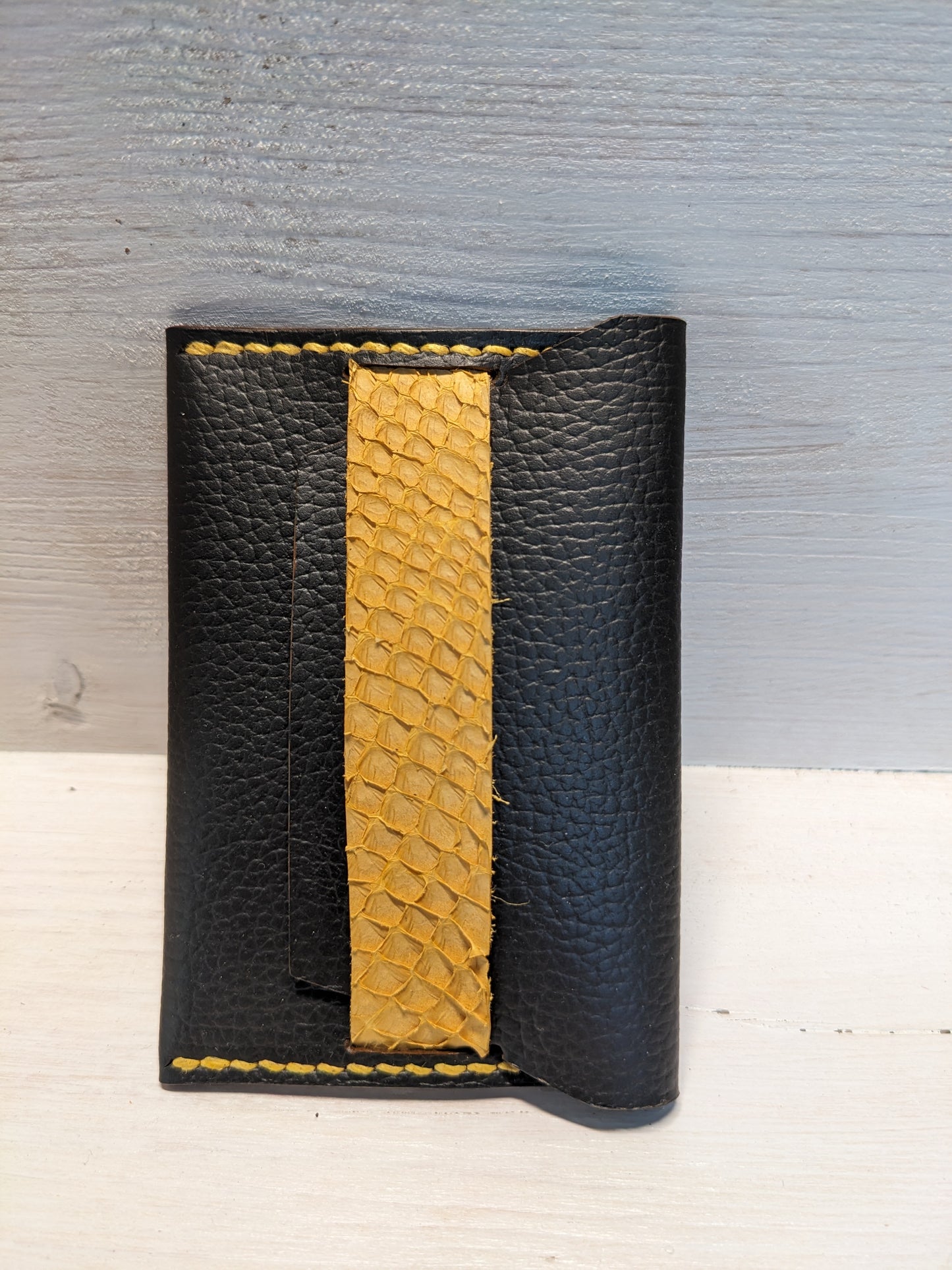 Porte-carte minimaliste en cuir
