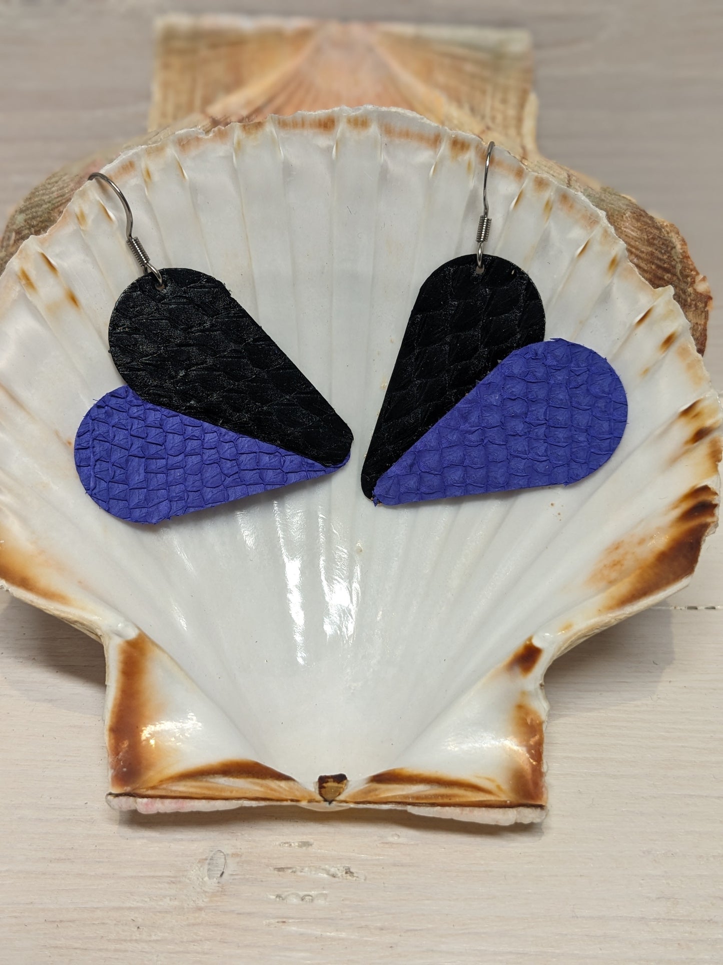 Boucles d'oreilles cœur en cuir marin