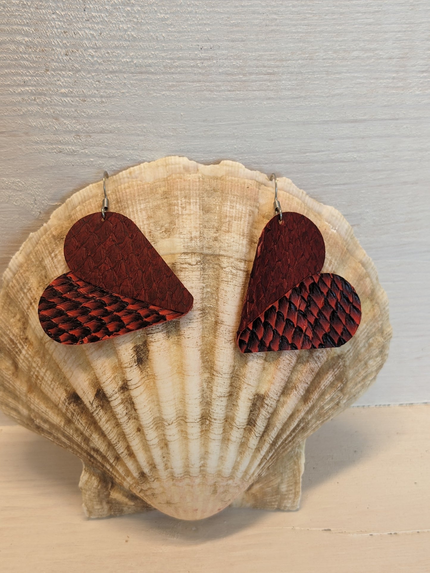 Boucles d'oreilles cœur en cuir marin