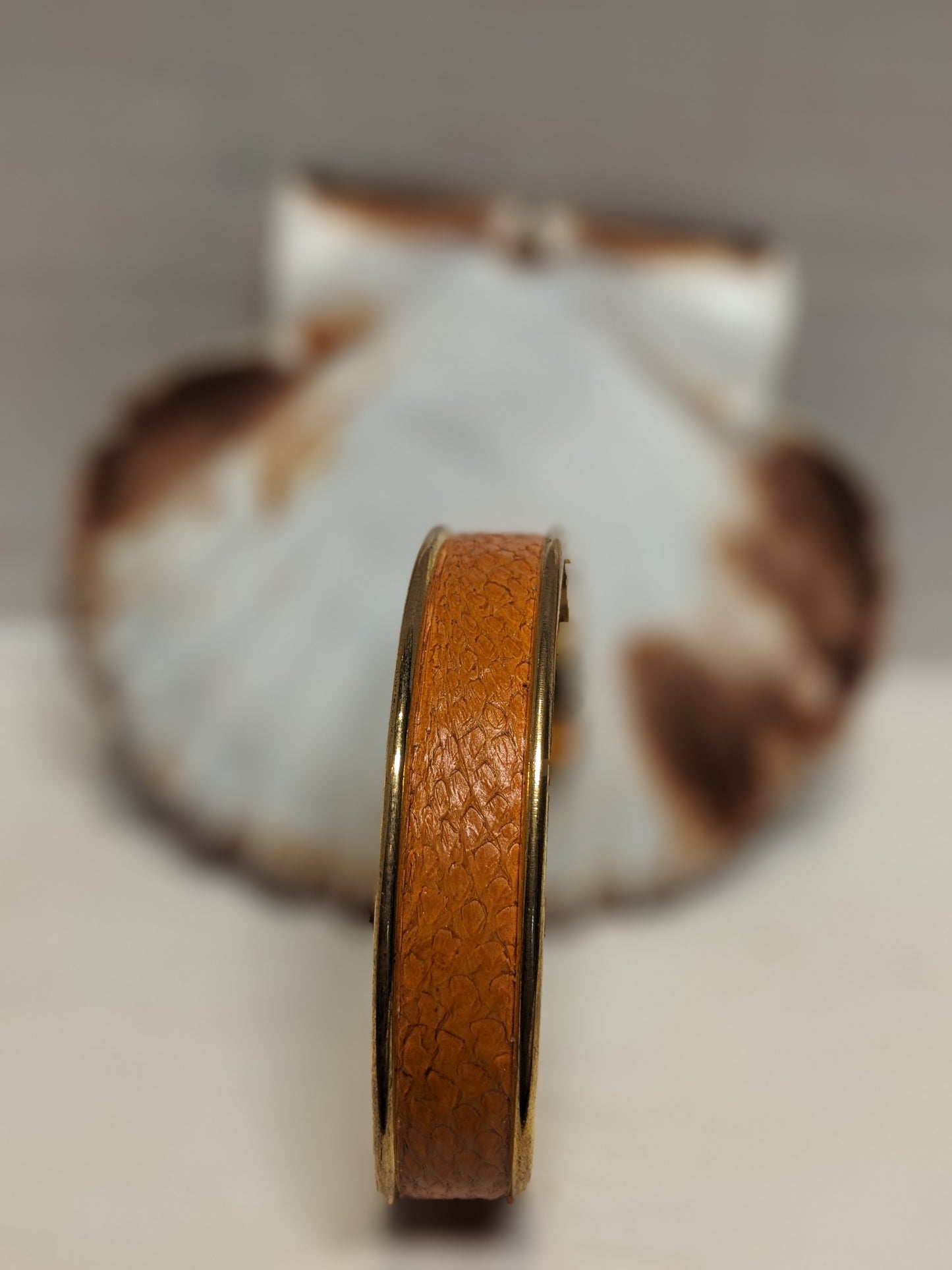Bracelet manchette cuir marin upcyclé