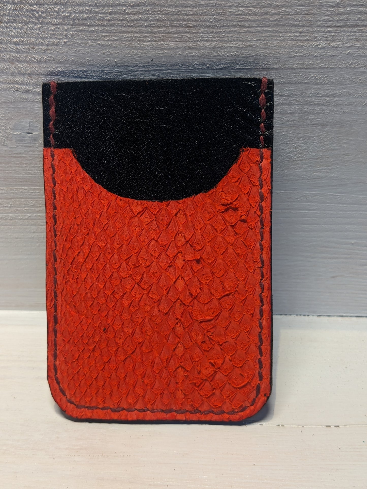 Porte-Cartes en Cuir Tannage Végétal et Cuir Marin Upcyclé