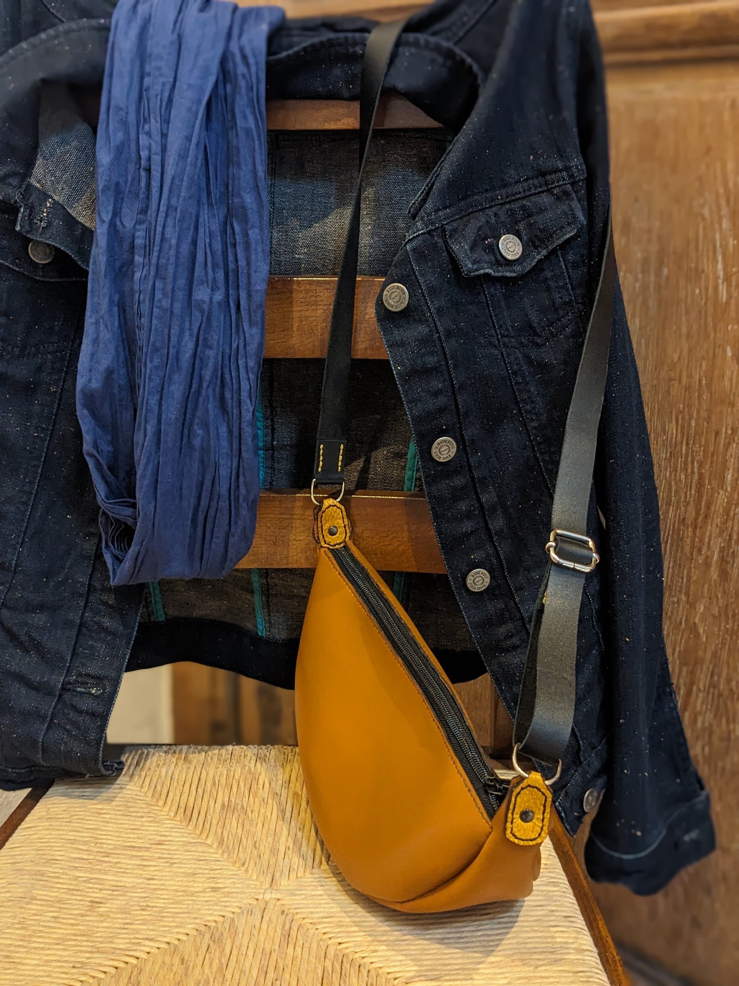 Sac bandoulière en cuir fait main - modèle Ancre