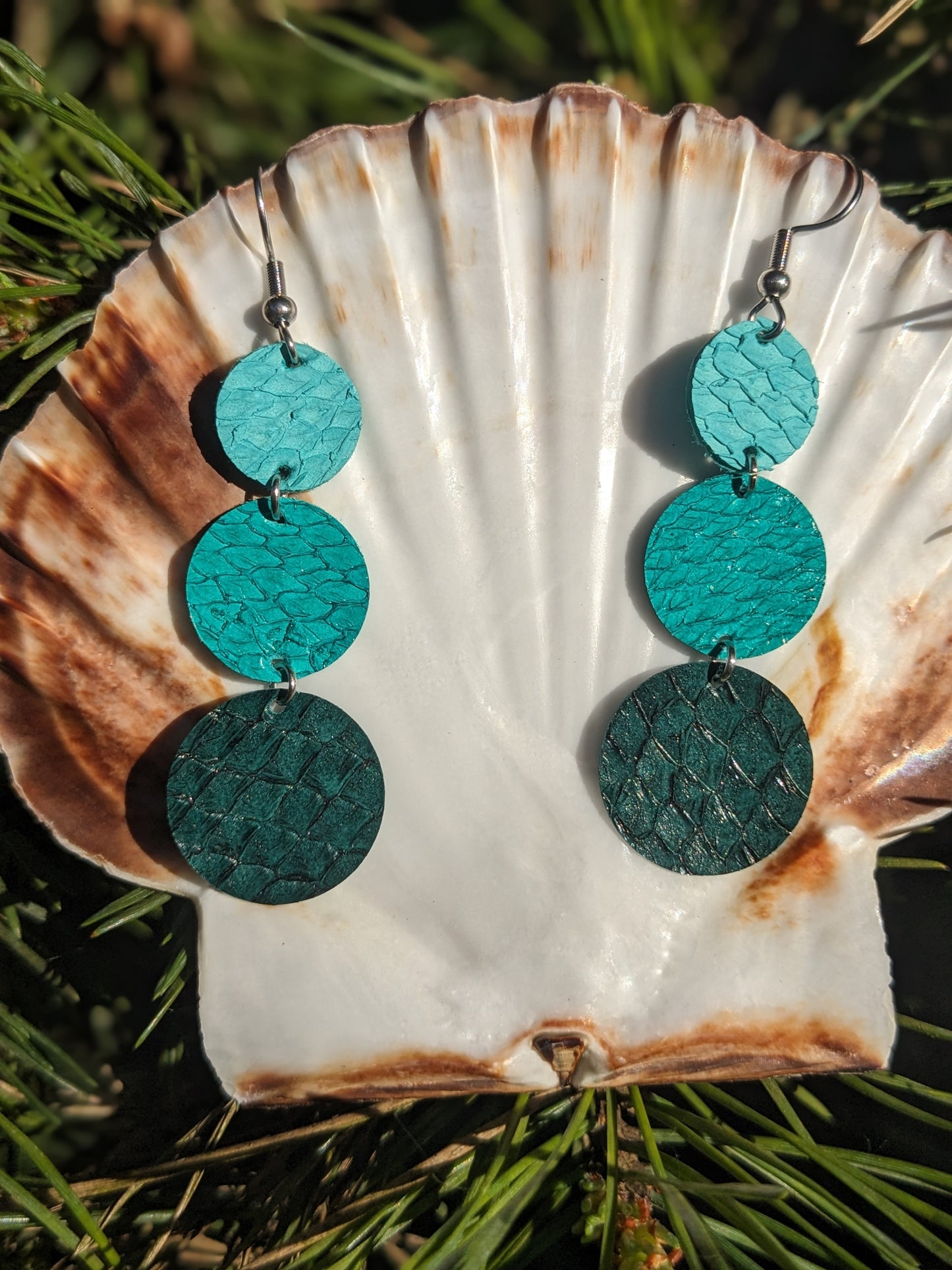 Boucles d'oreilles cuir marin pendantes