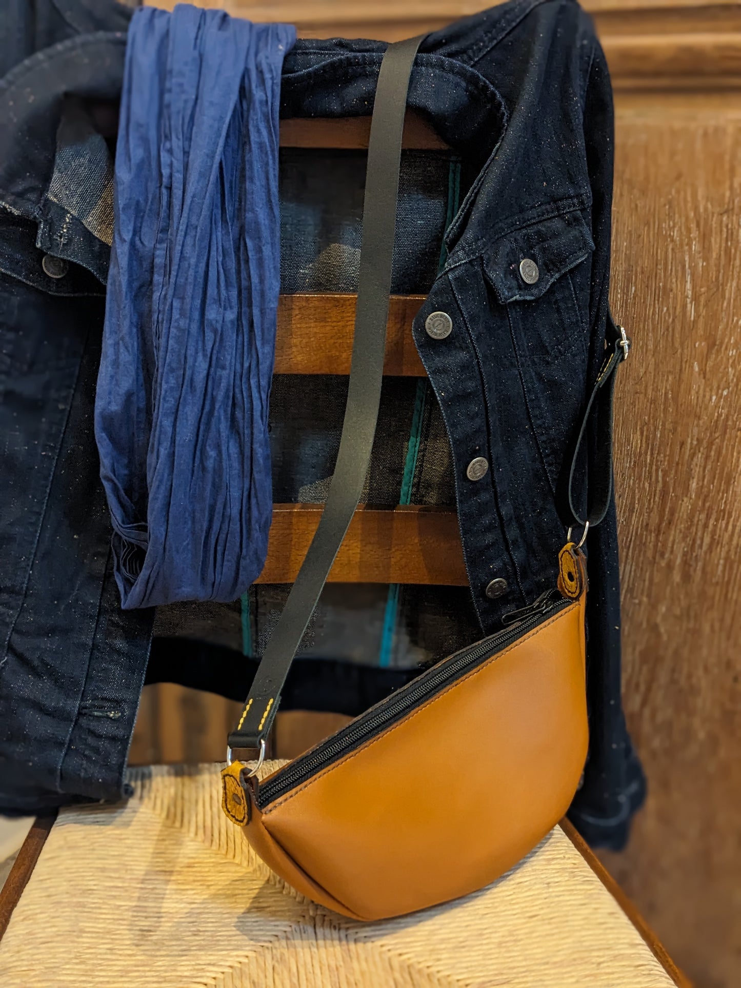 Sac bandoulière en cuir fait main - modèle Ancre
