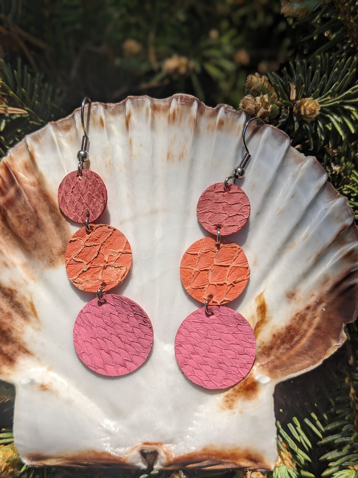 Boucles d'oreilles cuir marin pendantes