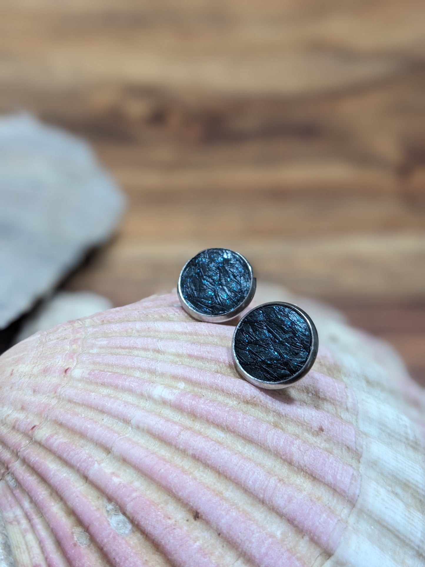 Puce d'oreilles en cuir marin
