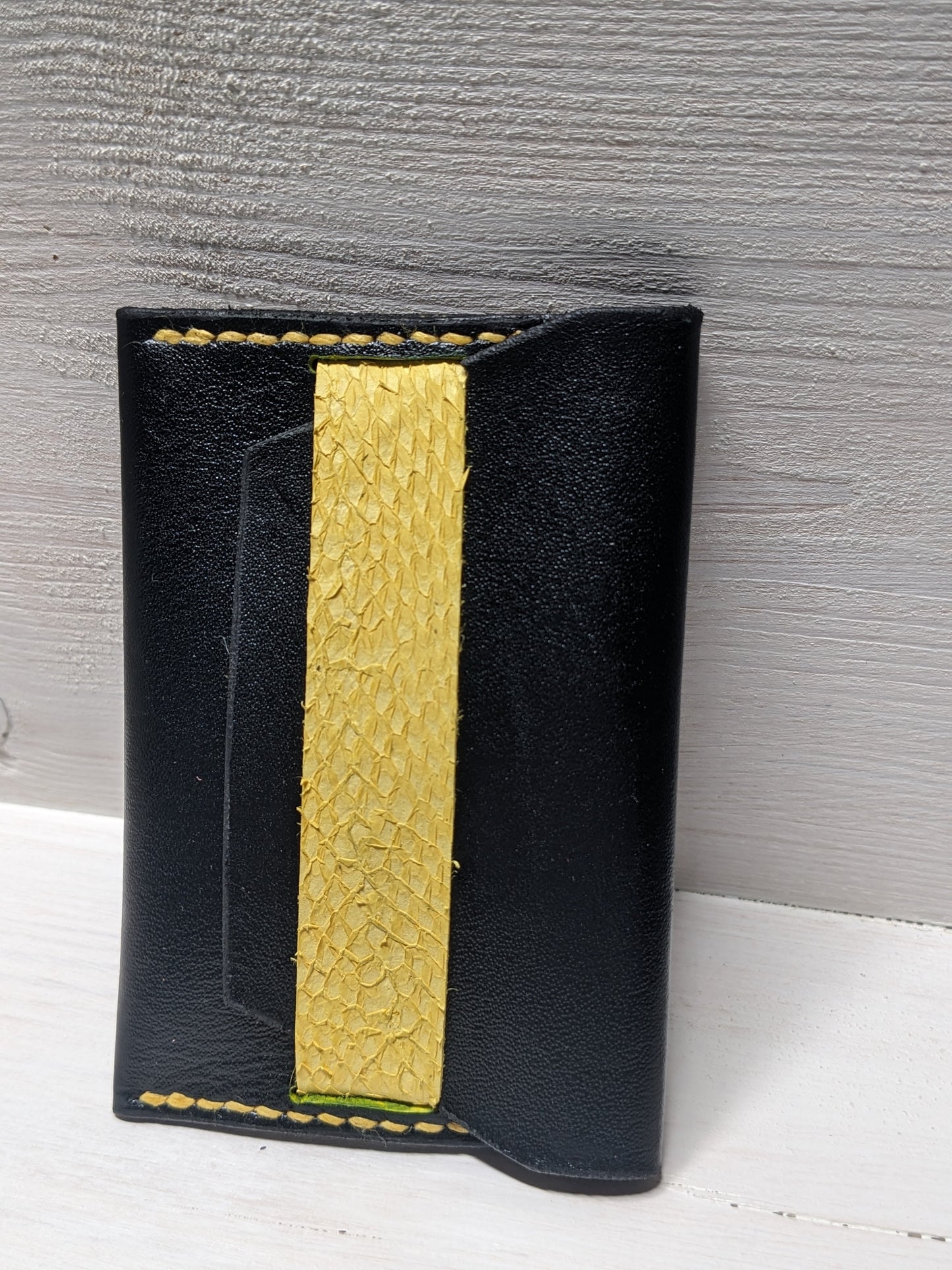 Porte-carte minimaliste en cuir