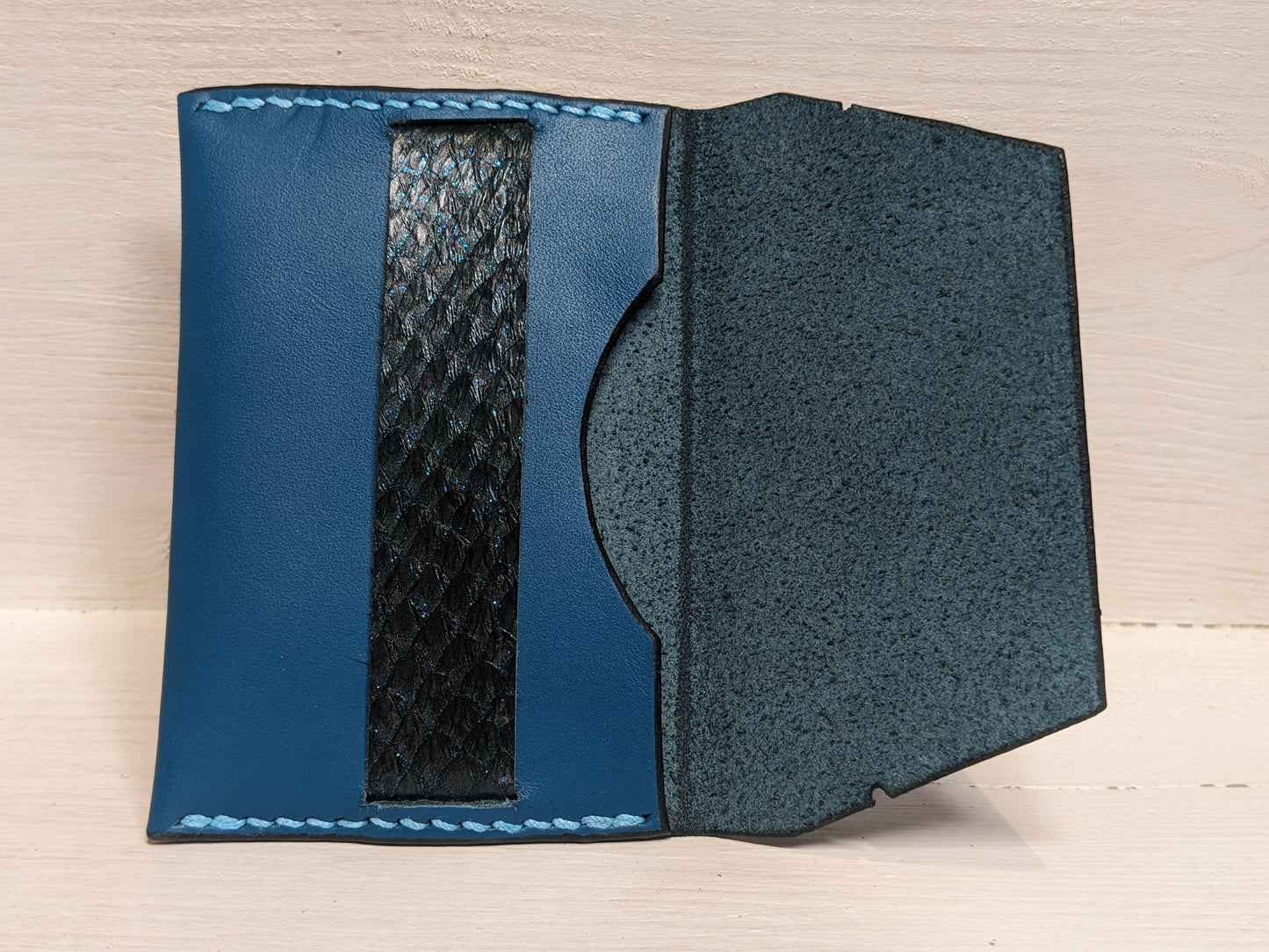Porte-carte minimaliste en cuir