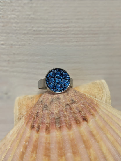 Bague en cuir marin