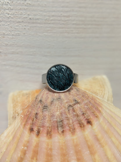 Bague en cuir marin