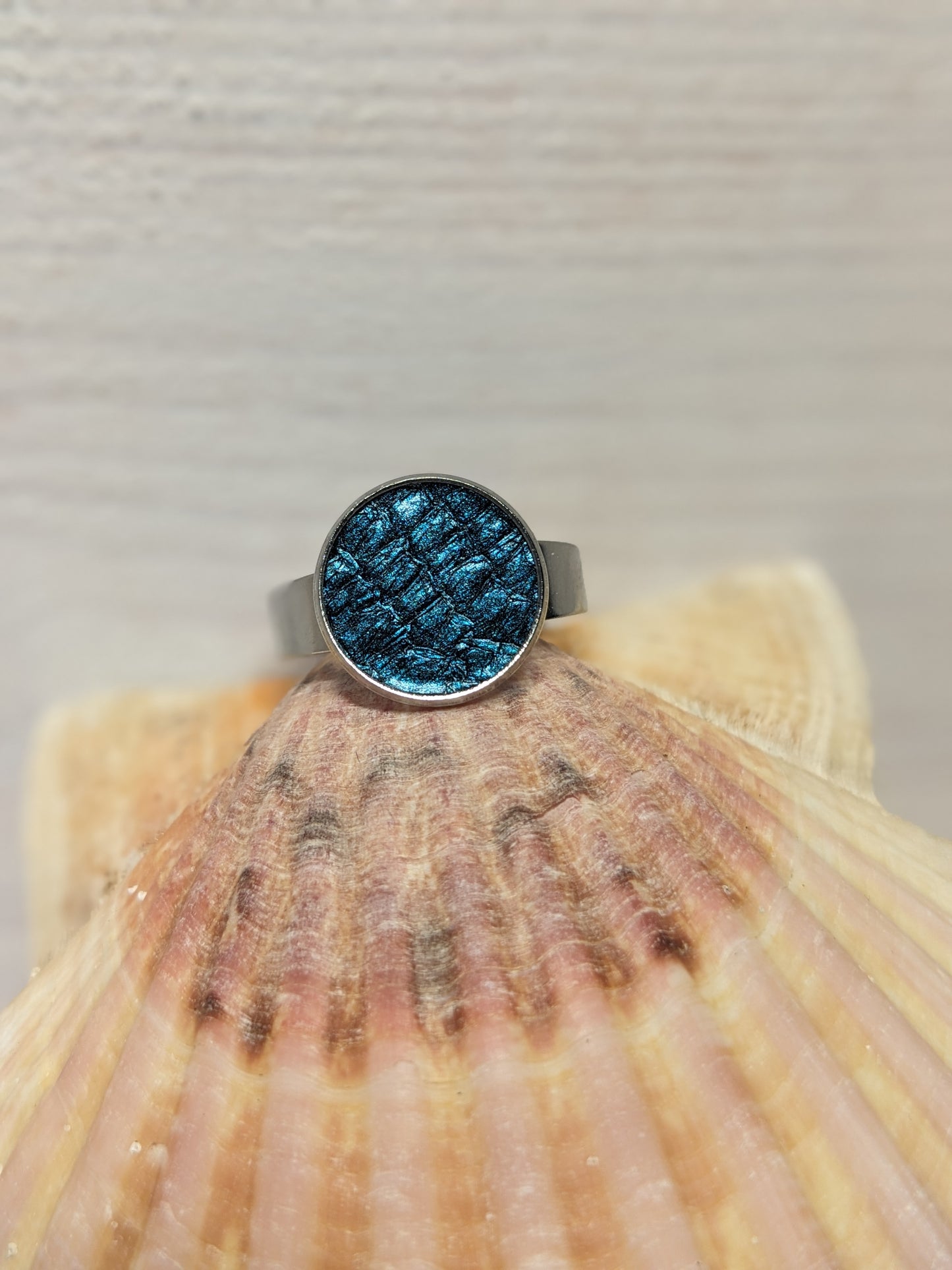 Bague en cuir marin