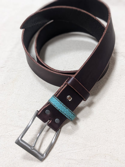 Ceinture en cuir tannage végétal passant cuir marin