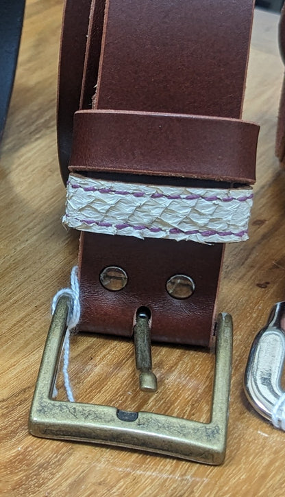Ceinture en cuir tannage végétal passant cuir marin