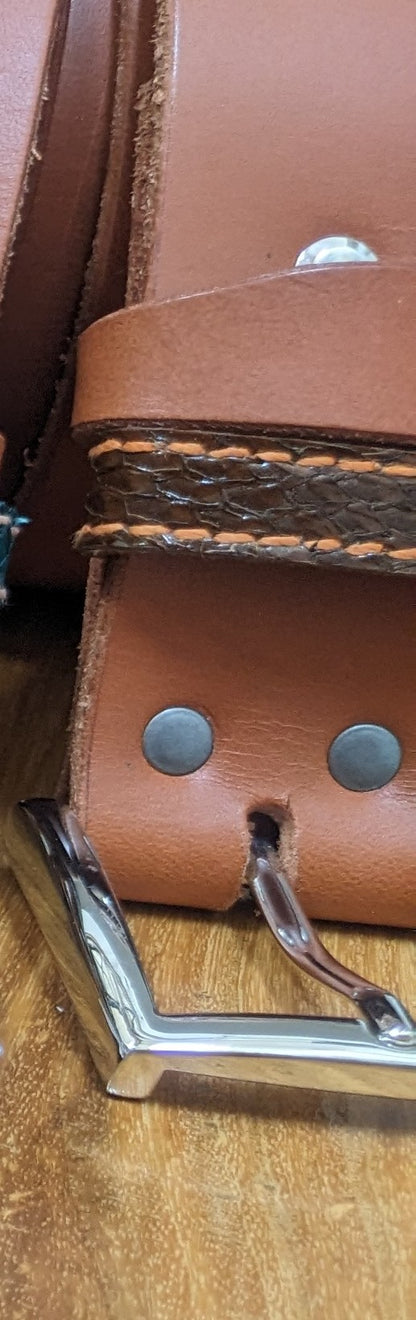 Ceinture en cuir tannage végétal passant cuir marin