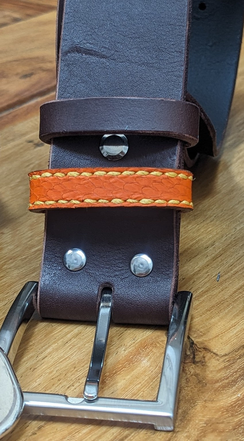 Ceinture en cuir tannage végétal passant cuir marin