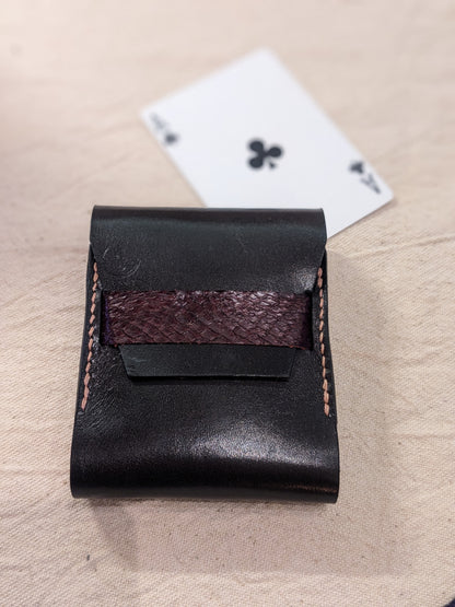 Etui à jeu de cartes artisanal - cuir & cuir marin upcyclé