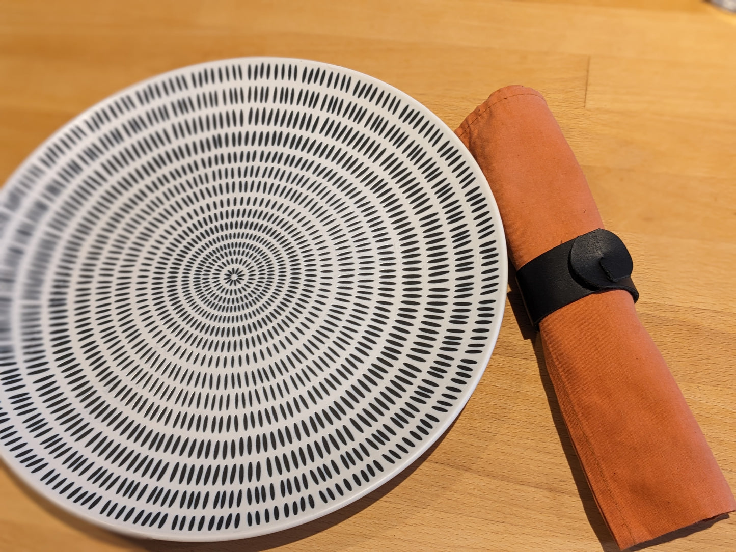 Rond de serviette en cuir personnalisable - cadeau invité mariage