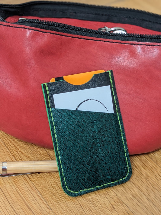 Porte-Cartes en Cuir Tannage Végétal et Cuir Marin Upcyclé
