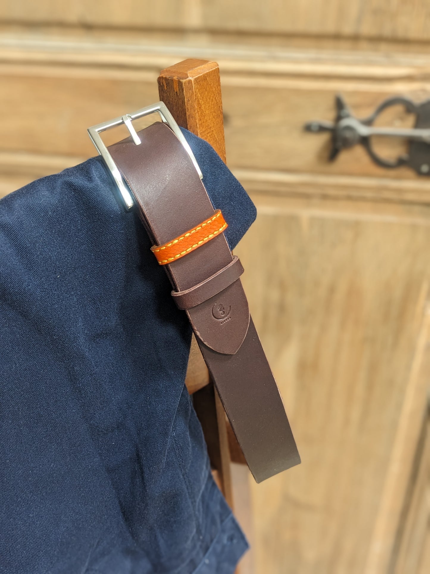 Ceinture en cuir tannage végétal passant cuir marin