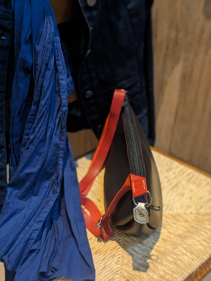 Sac bandoulière en cuir fait main - modèle Ancre