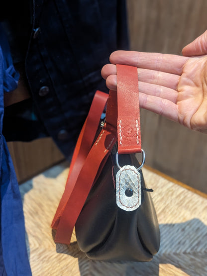 Sac bandoulière en cuir fait main - modèle Ancre