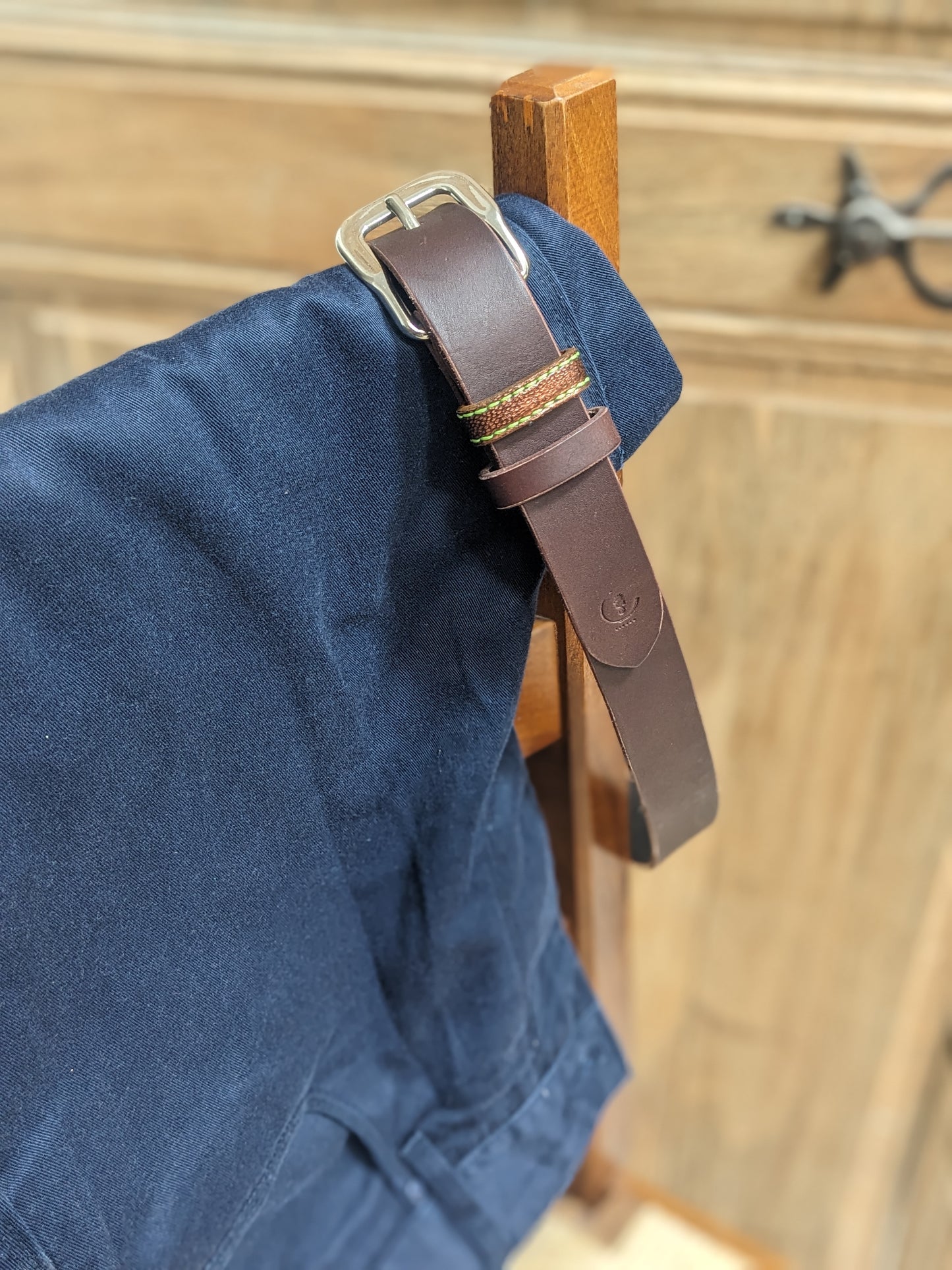 Ceinture en cuir tannage végétal passant cuir marin