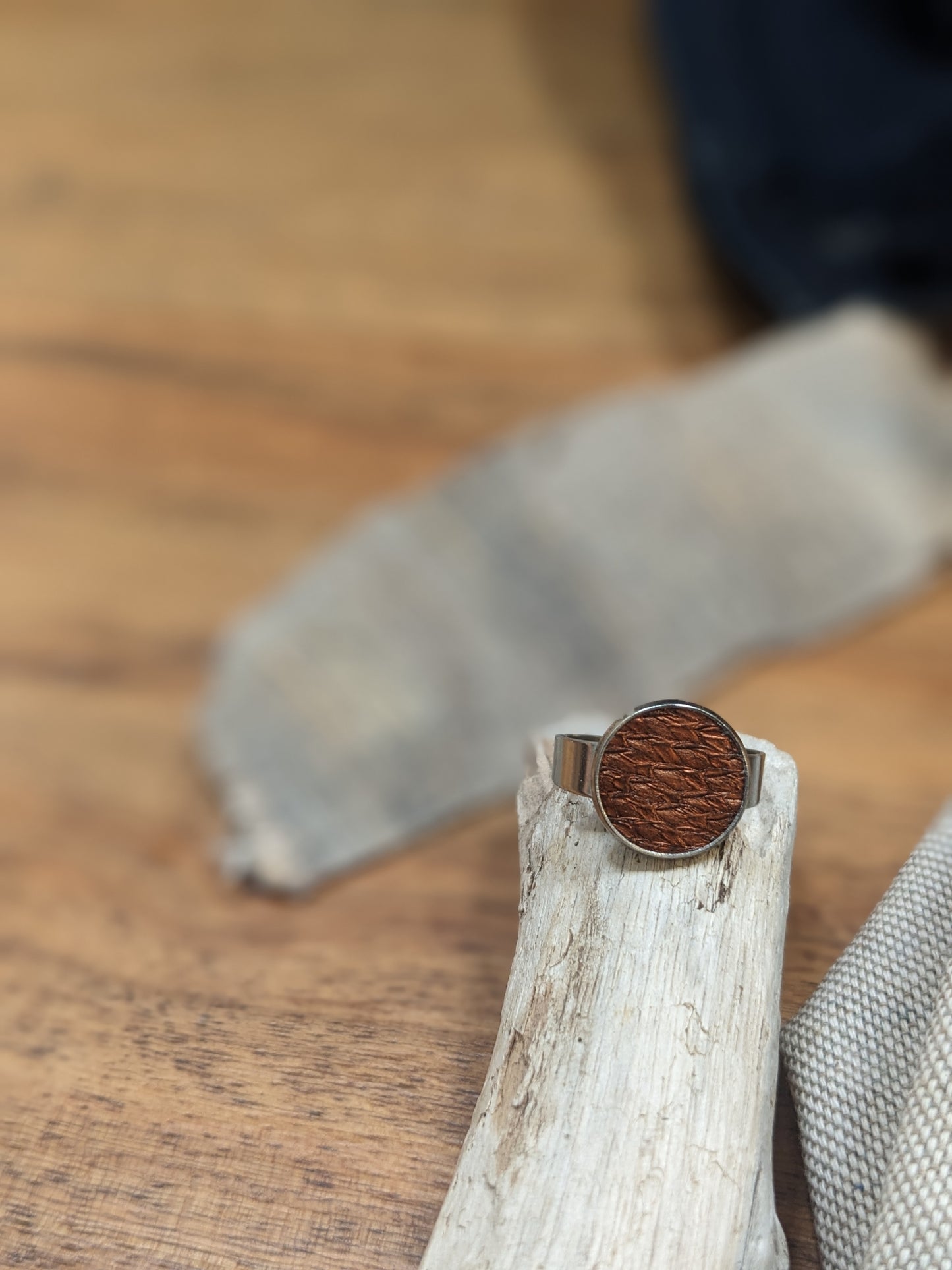 Parure "Eclat d'Automne" – Bijoux en cuir marin cuivré, laiton doré et acier inoxydable