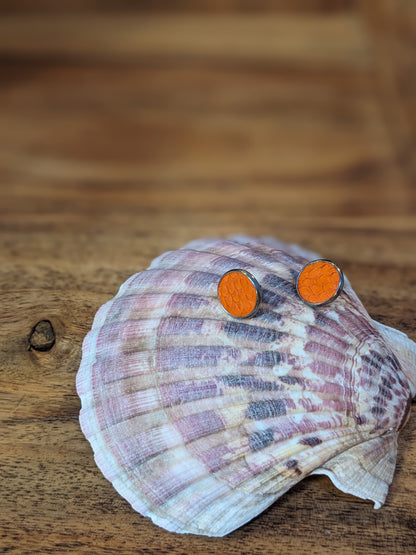 Puce d'oreilles en cuir marin