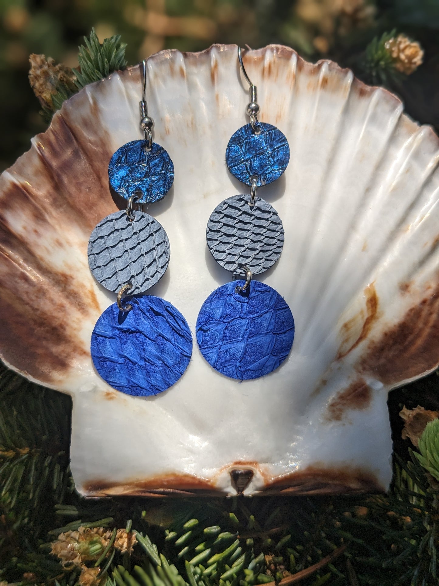 Boucles d'oreilles cuir marin pendantes
