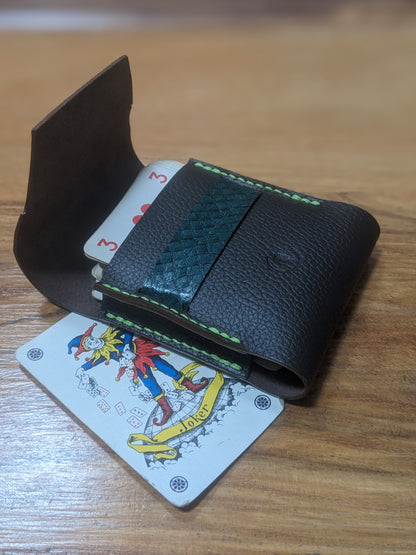 Etui à jeu de cartes artisanal - cuir & cuir marin upcyclé