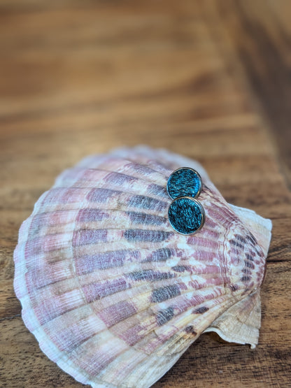 Puce d'oreilles en cuir marin