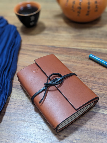 Carnet  artisanal en cuir pleine fleur - rechargeable et nomade