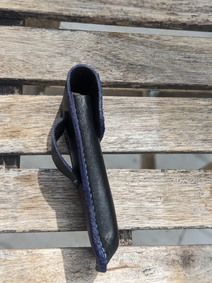 Etui à couteau moulé