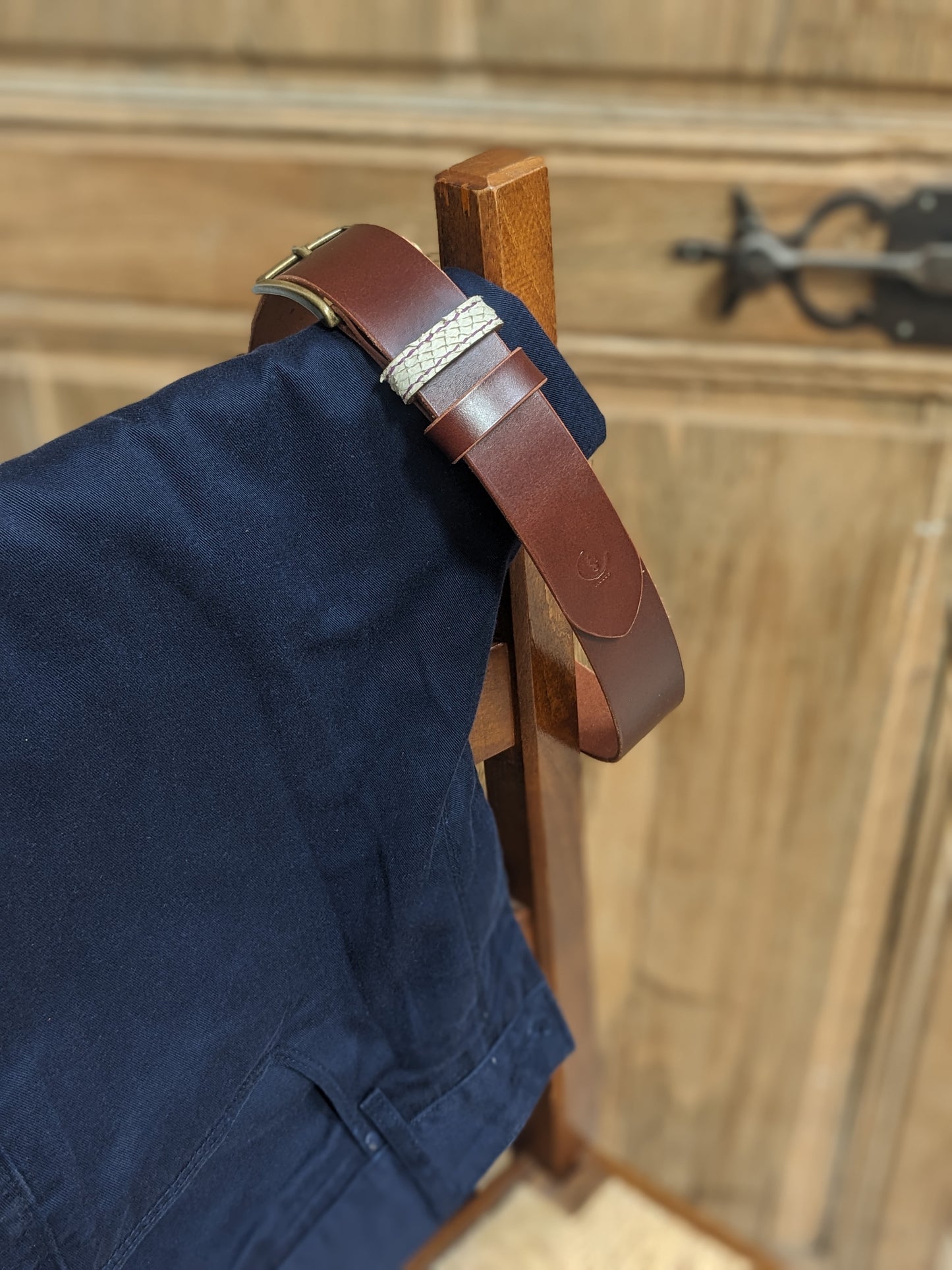 Ceinture en cuir tannage végétal passant cuir marin