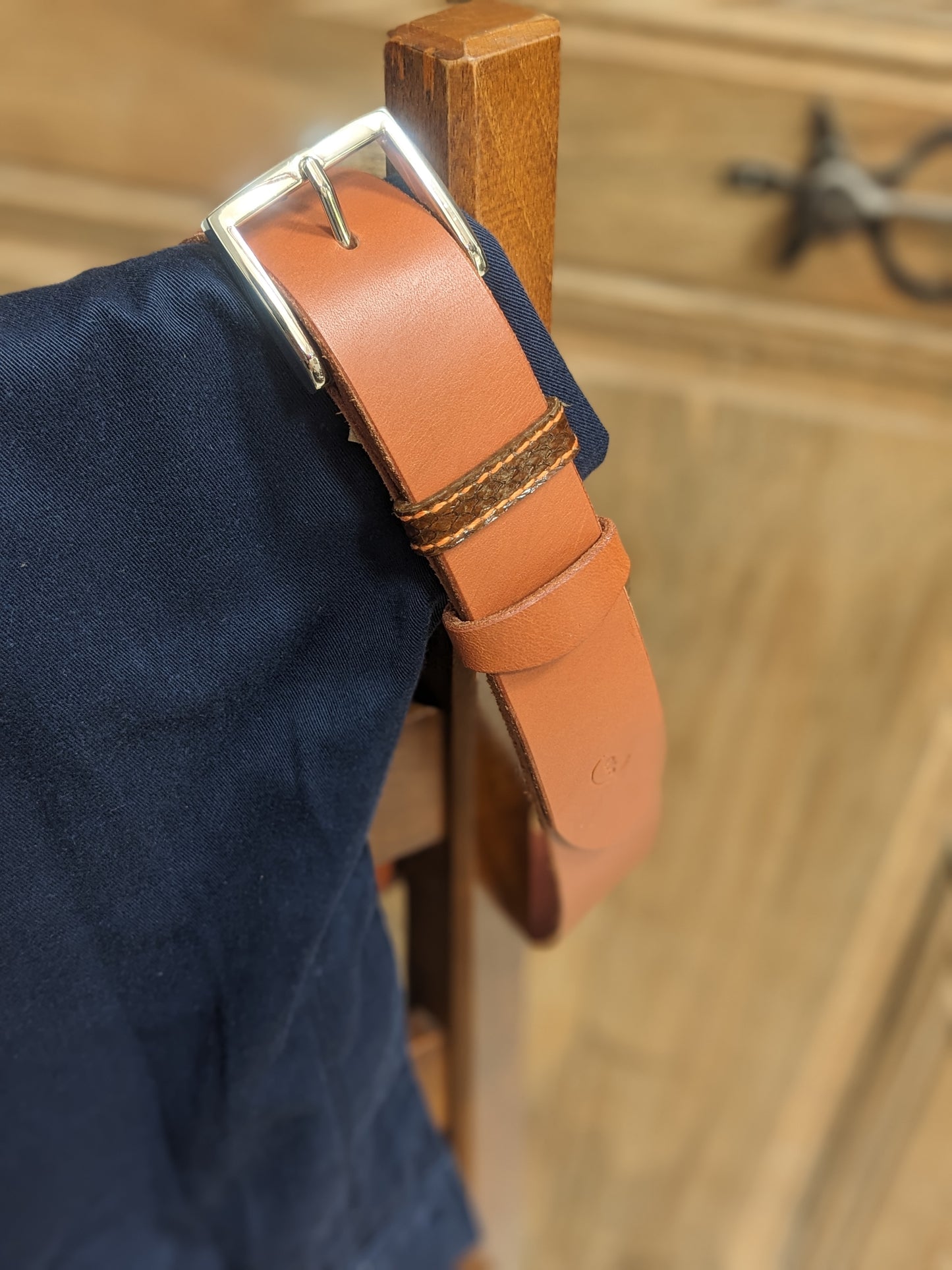Ceinture en cuir tannage végétal passant cuir marin